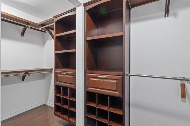 Building Photo - 21406 Park Brook Dr