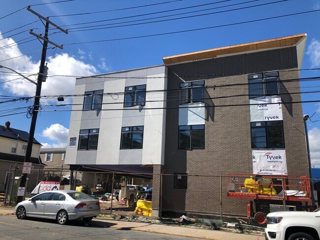 Primary Photo - 326 E 16th St