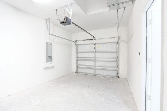 Building Photo - Brand new Custom 1/1/1-SW LEHIGH ACRES