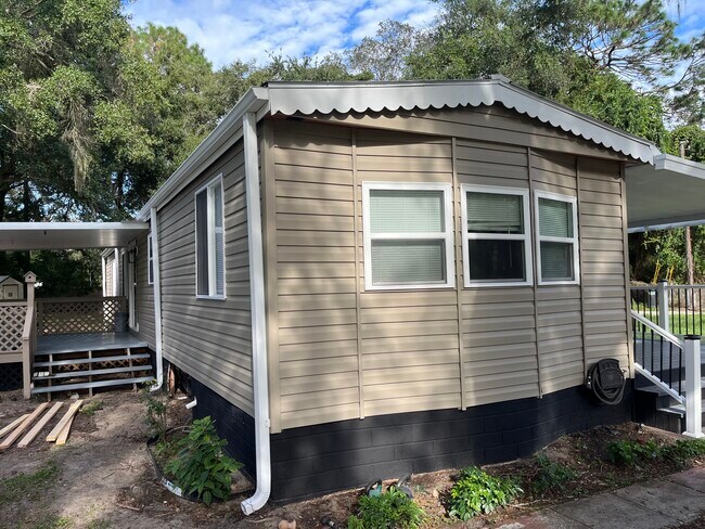 Building Photo - 9995 SE 170th Pl