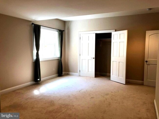 Building Photo - 2964 Wilson Ave