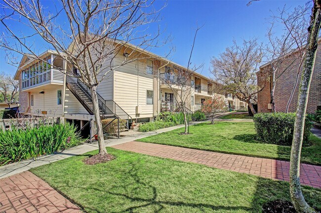 Building Photo - 3131 Cummins St