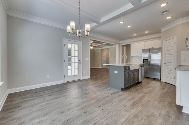Building Photo - Beautifully maintained 4 / 2.5 home in Joh...