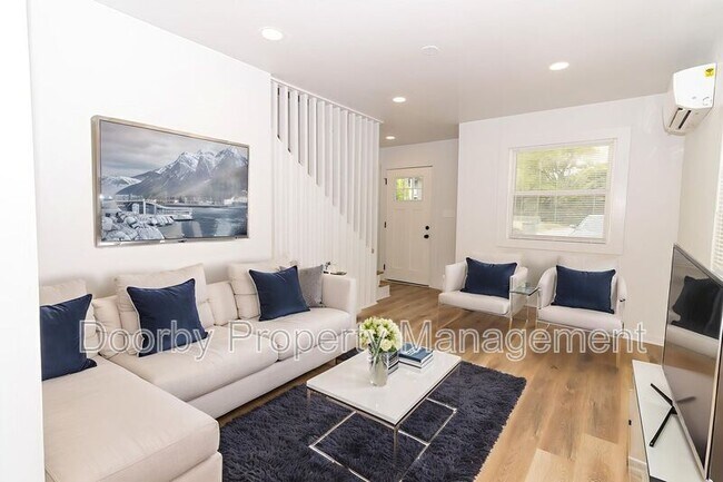 Building Photo - 1808 E 13th St