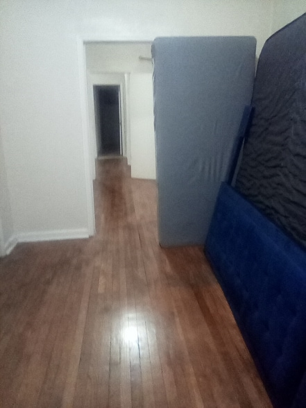 Building Photo - 422 S 3rd Ave