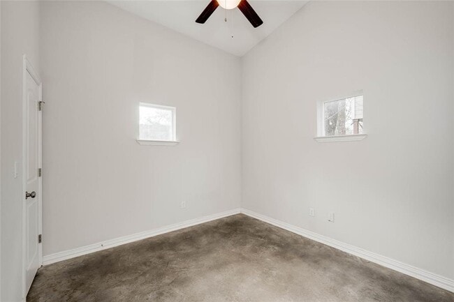 Building Photo - 811 Gunter St