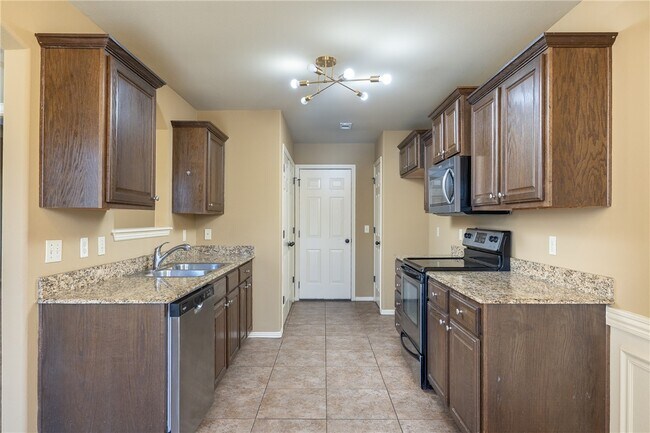 Building Photo - 515 Liem Cir