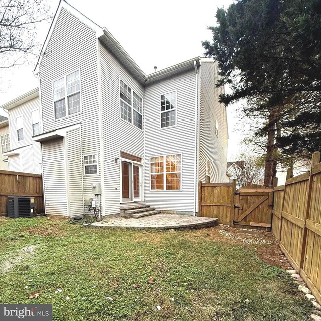 Building Photo - 13120 Misty Glen Ln