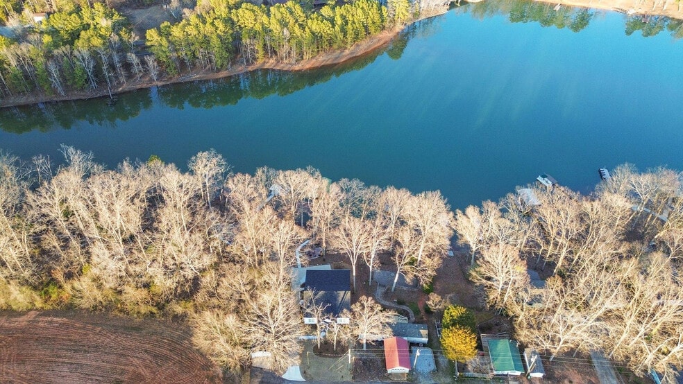 Building Photo - 93 Snyder Dr