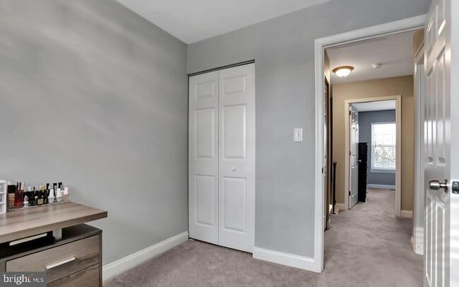 Building Photo - 577 Lancaster Pl