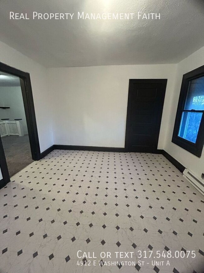 Building Photo - Recently Remodeled 2-Bedroom Unit – Washer...