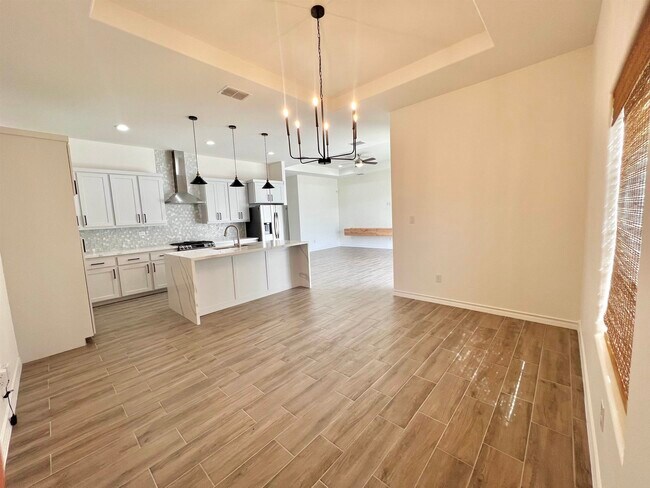 Building Photo - 409 Alex Haley Dr