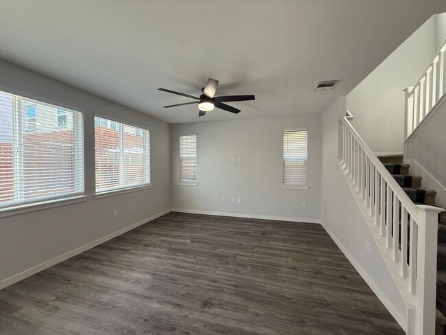 Building Photo - 1261 Damasco Ln