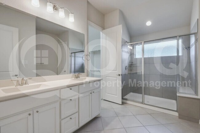 Building Photo - 14801 Cedar Flt Wy