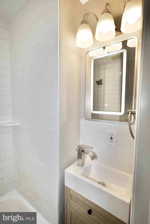 Building Photo - 2655 Cedar St