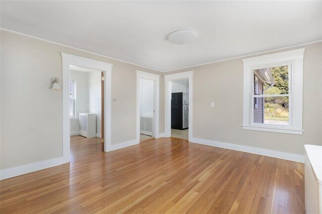 Building Photo - 3461 Kingstown Rd