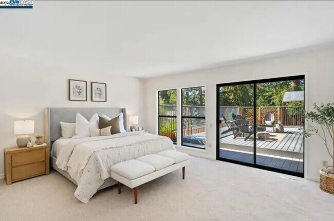 Building Photo - 131 Clover Hill Ct