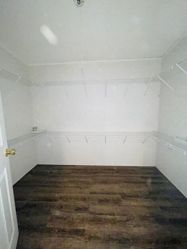 Building Photo - 294 Oscar Weeks Rd