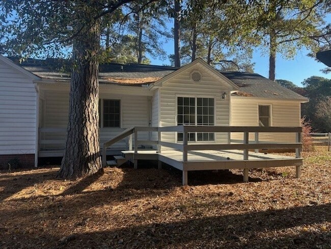 Building Photo - 107 Clairmont Rd NE