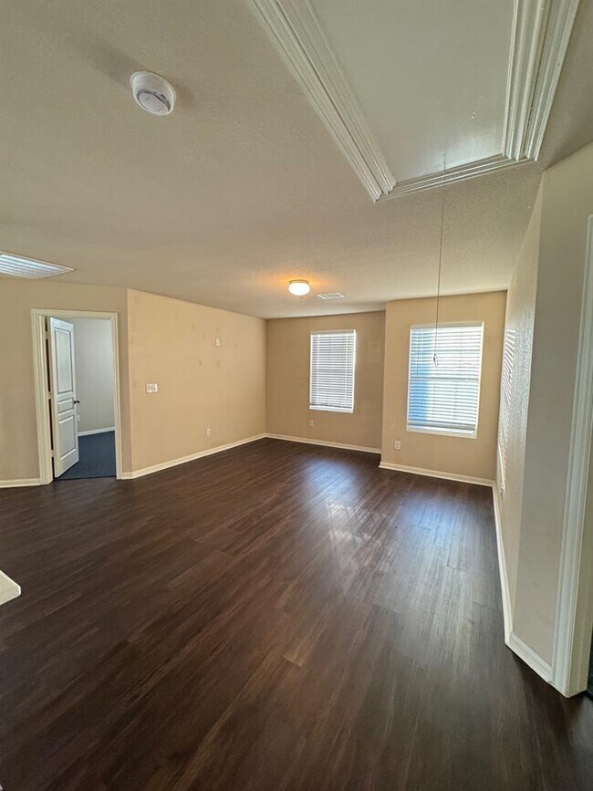 Building Photo - 117 Kemah Ln