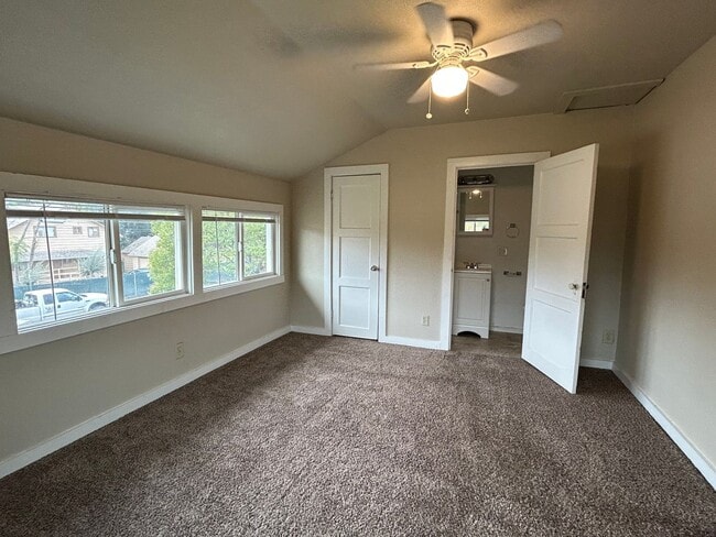 Building Photo - *683-685 High St