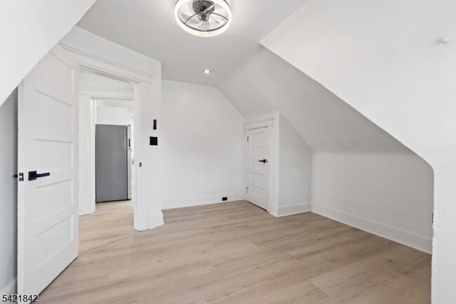 Building Photo - 137 S Burnet St