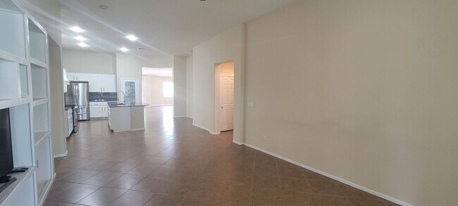 Building Photo - Stunning Single Story Home.