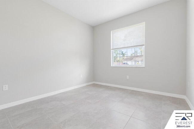 Building Photo - 60 Berkshire Ln