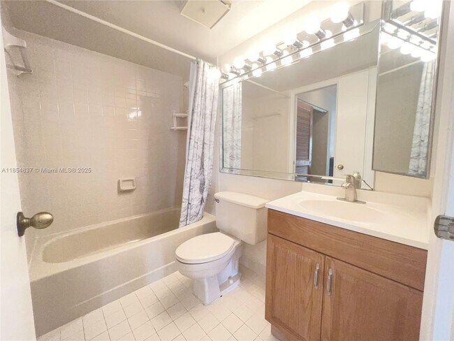 Building Photo - 9255 SW 125th Ave