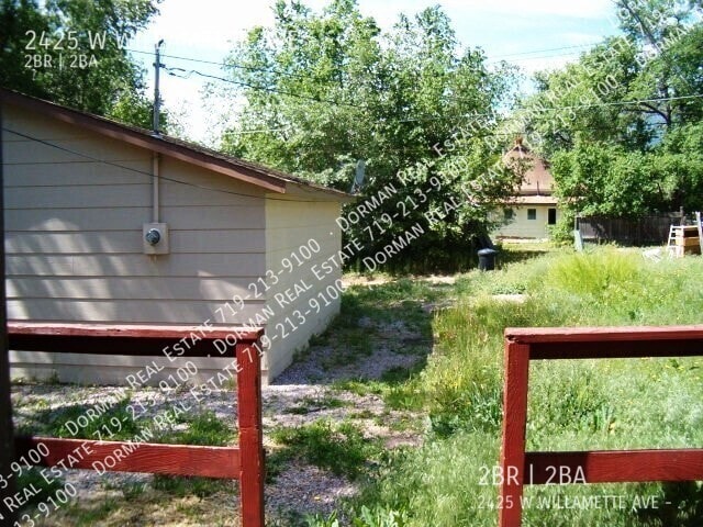 Building Photo - 2425 W Willamette Ave