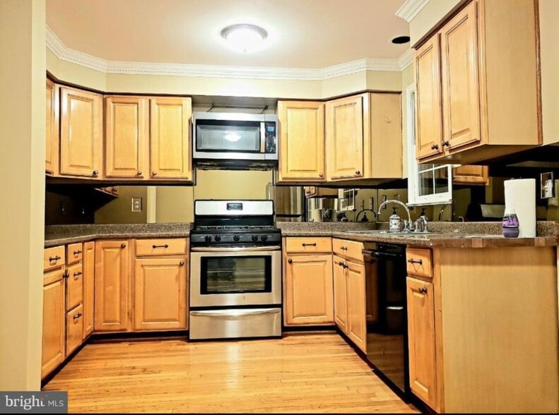 Building Photo - 3001 Colonial Springs Ct