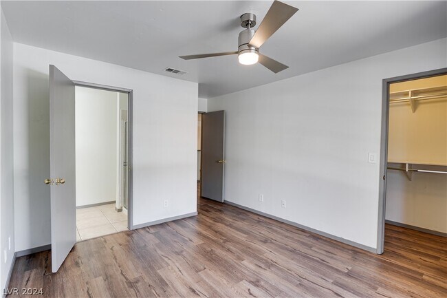 Building Photo - 2200 S Fort Apache Rd