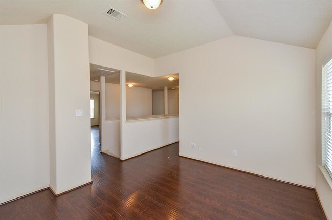 Building Photo - 25135 Ginger Ranch Dr