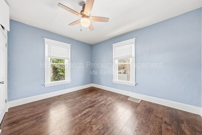 Building Photo - 704 W Johnson St