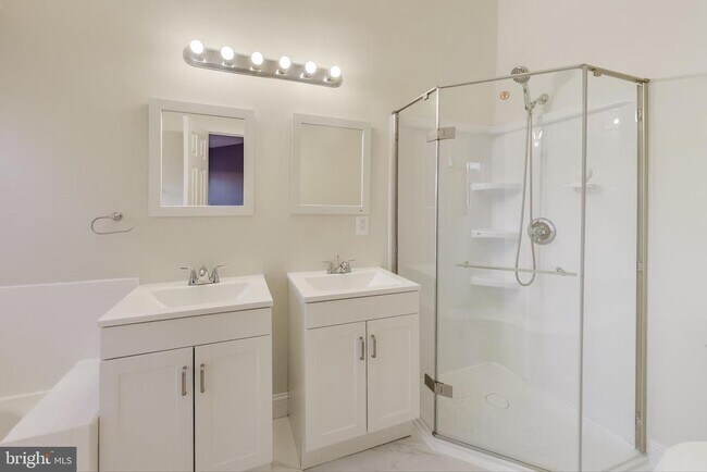 Building Photo - 2851 Strauss Terrace