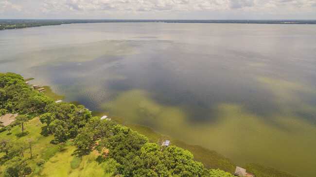 Lake Eustis, on chain of lakes of 5 big lakes - 12451 Insim Ln