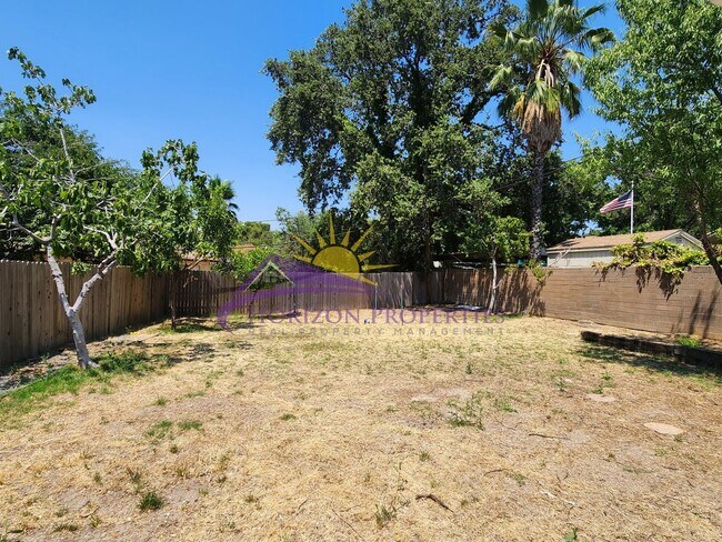 Building Photo - Open 4 Bed 2 Bath 1,660 Sq. Ft. in Citrus ...