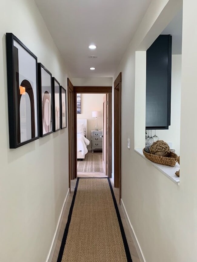Building Photo - Coastal Living at Its Best | 3 Bed + 2 Bat...