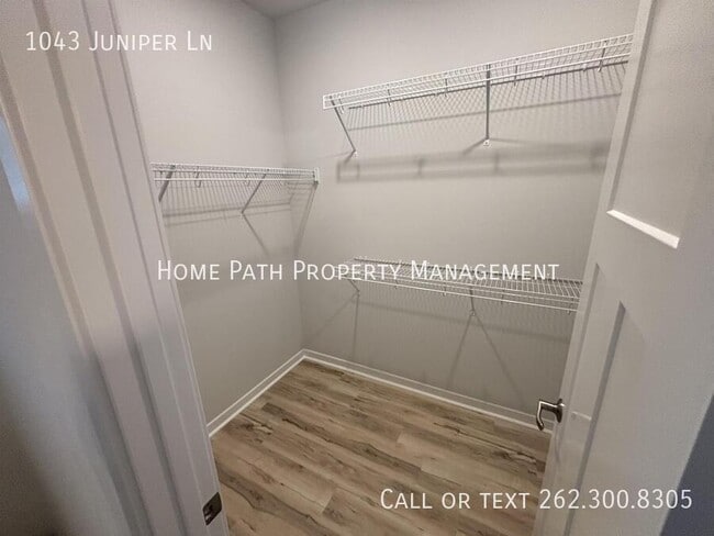 Building Photo - 1043 Juniper Ln