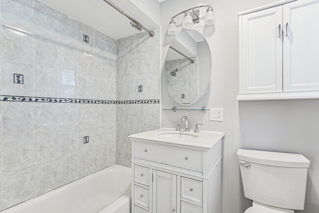 Building Photo - 145 Pleasant Valley Way