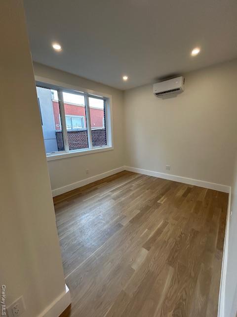 Building Photo - 157 25th St