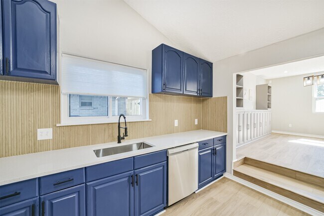 Building Photo - 10826 Thorncliff Dr