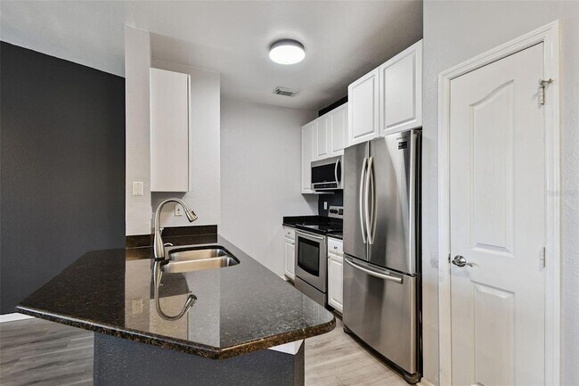 Building Photo - 5000 Culbreath Key Way