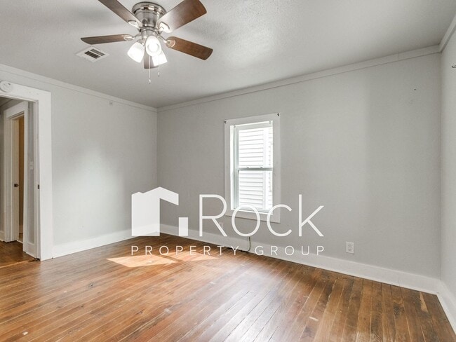 Building Photo - Updated Cozy 2 Bed 1 Bath Home in Guthrie ...