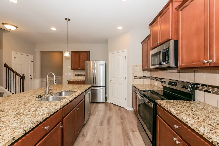Building Photo - 5158 Amberland Square