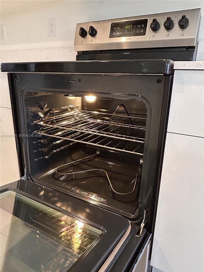 Building Photo - 2345 NW 131st Cir