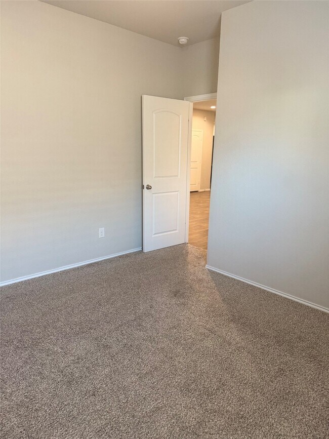 Building Photo - 15310 Dinnet Berm Dr