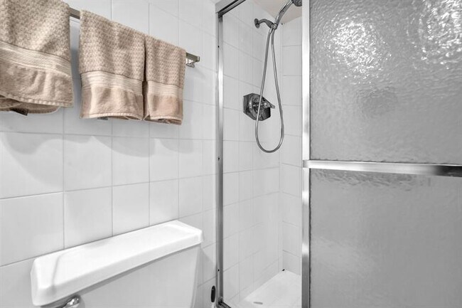 Building Photo - 230 174th St