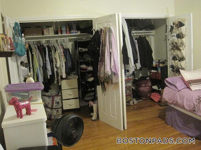 Building Photo - 879 Beacon St