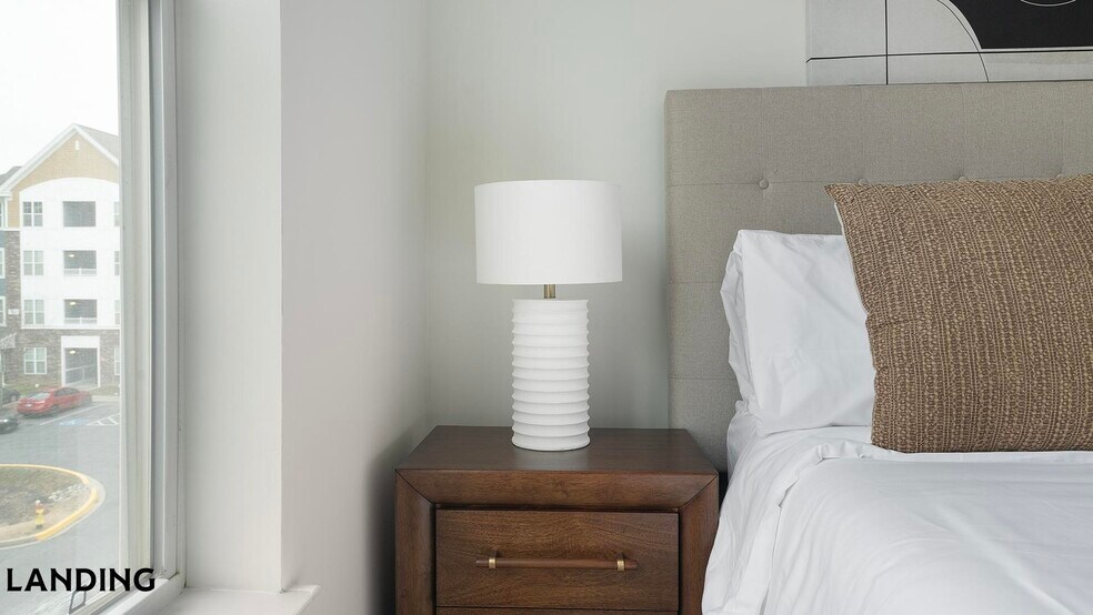 Building Photo - 909 Mansion Dr